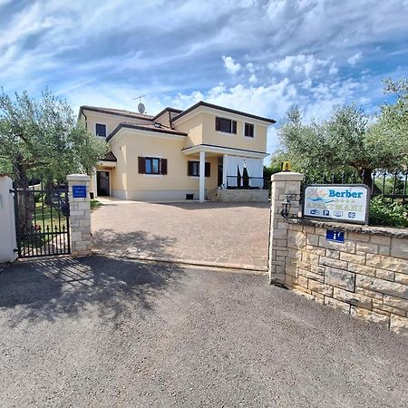 Apartmani Berber Babici Exteriör bild