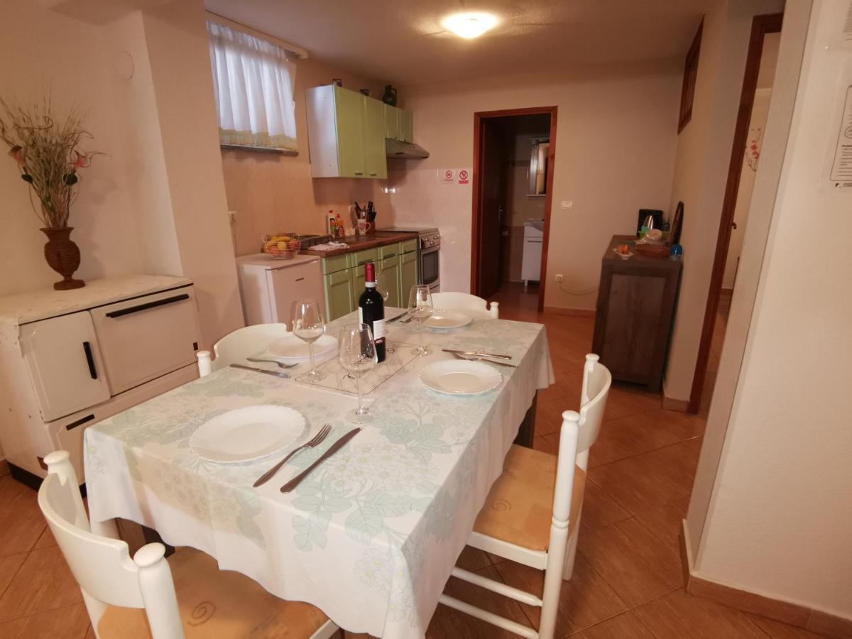 Apartmani Berber Babici Exteriör bild