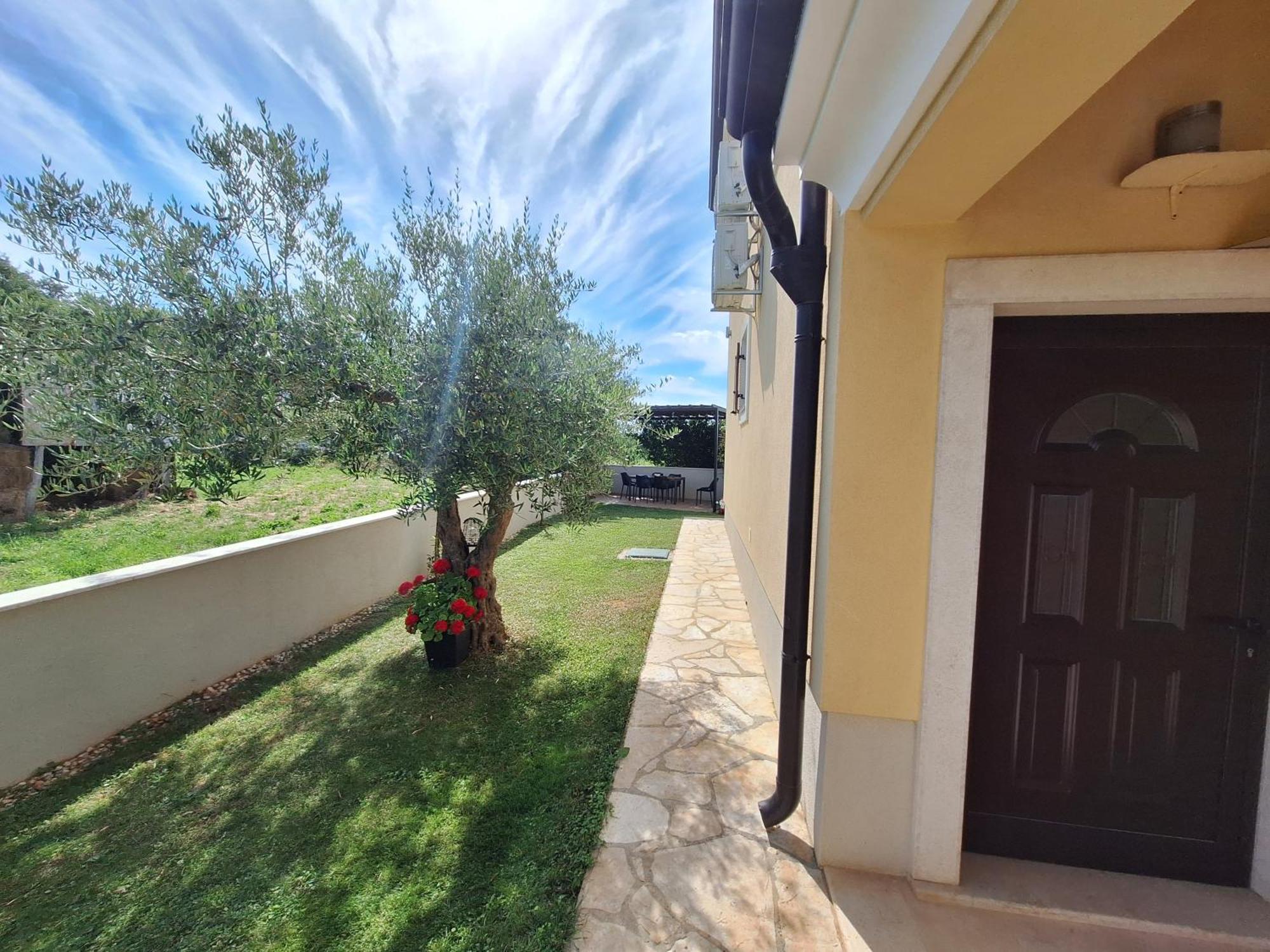 Apartmani Berber Babici Exteriör bild
